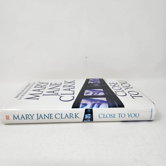 Mary Jane Clark "Close To You" Hardcover Novel - Picture 4 of 10